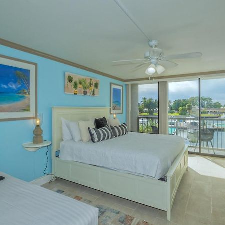 All-New Waterfront With Balcony,Pool,Tiki Bar,Gym Sarasota megye Kültér fotó