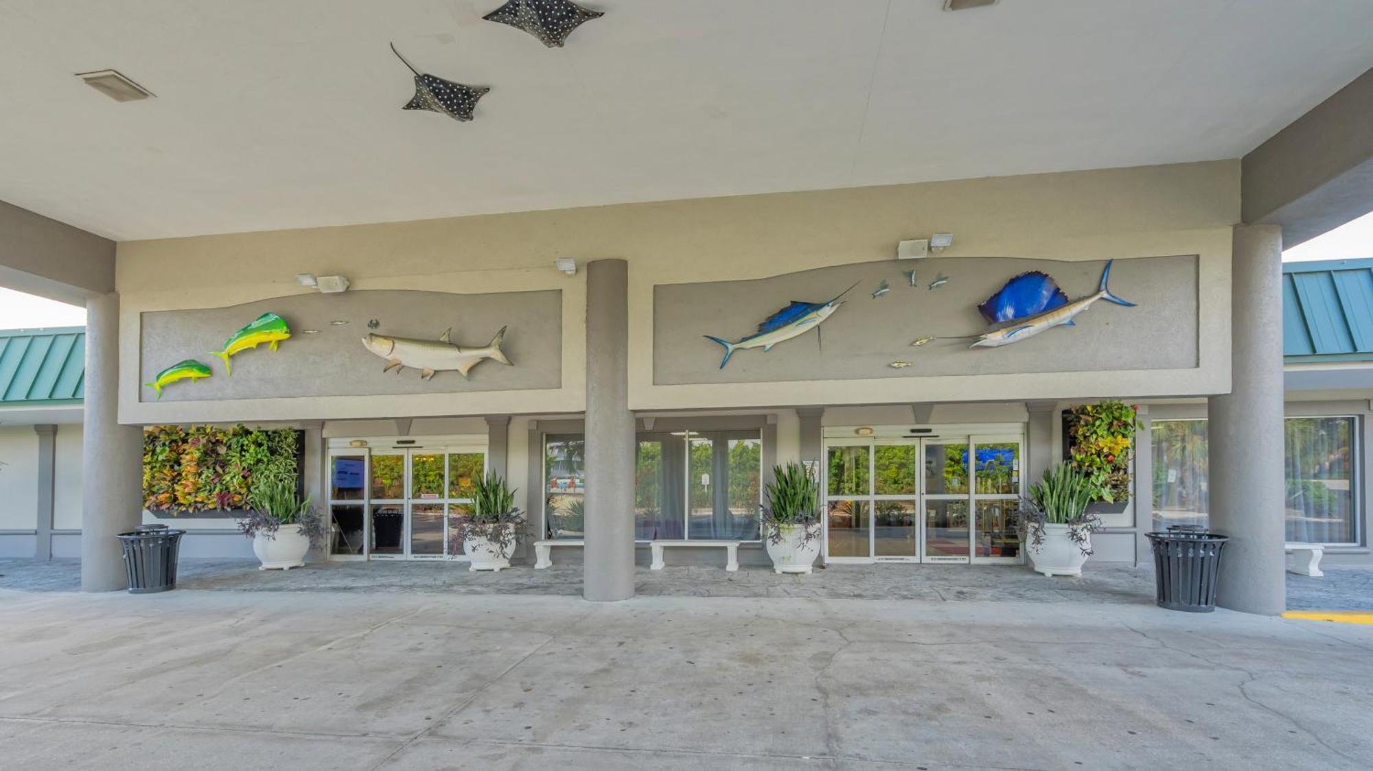 All-New Waterfront With Balcony,Pool,Tiki Bar,Gym Sarasota megye Kültér fotó