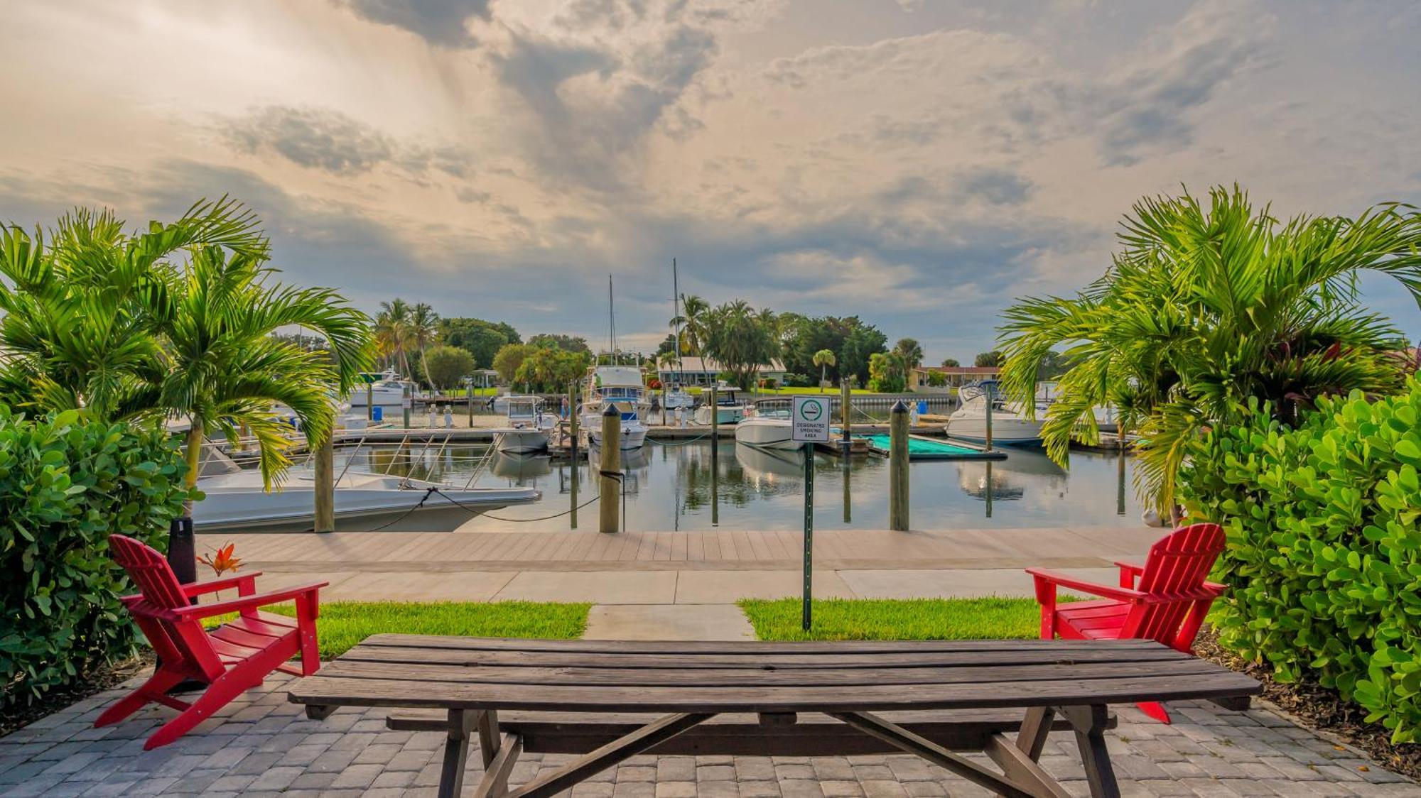 All-New Waterfront With Balcony,Pool,Tiki Bar,Gym Sarasota megye Kültér fotó