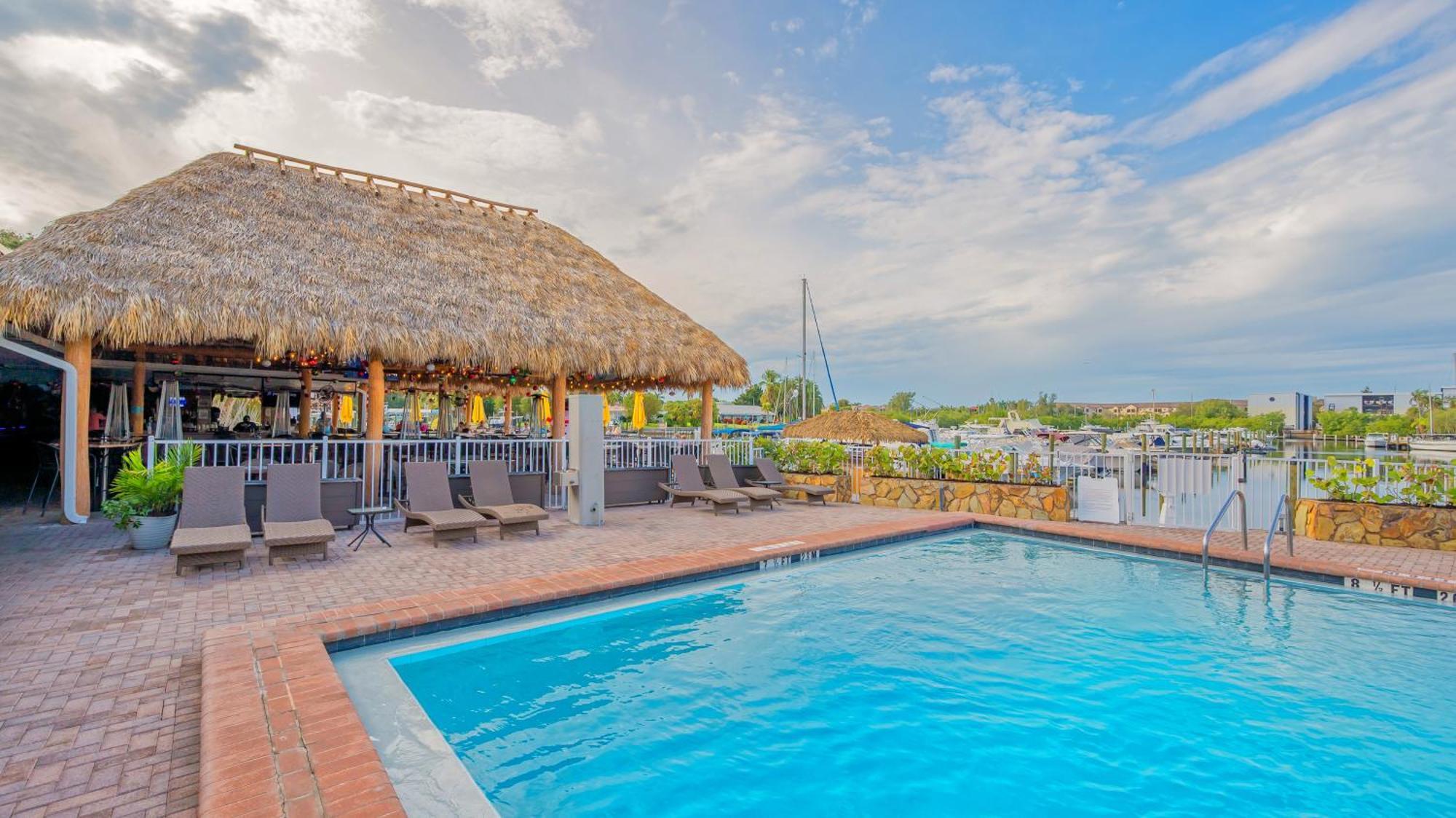 All-New Waterfront With Balcony,Pool,Tiki Bar,Gym Sarasota megye Kültér fotó