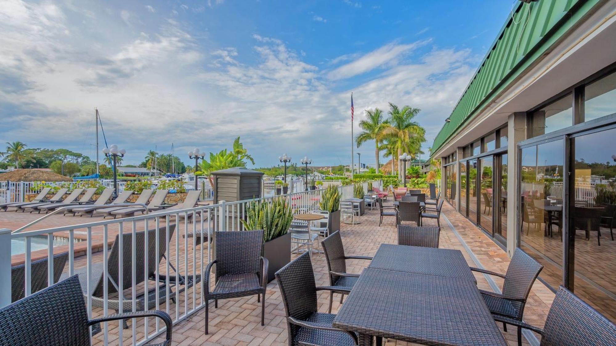 All-New Waterfront With Balcony,Pool,Tiki Bar,Gym Sarasota megye Kültér fotó