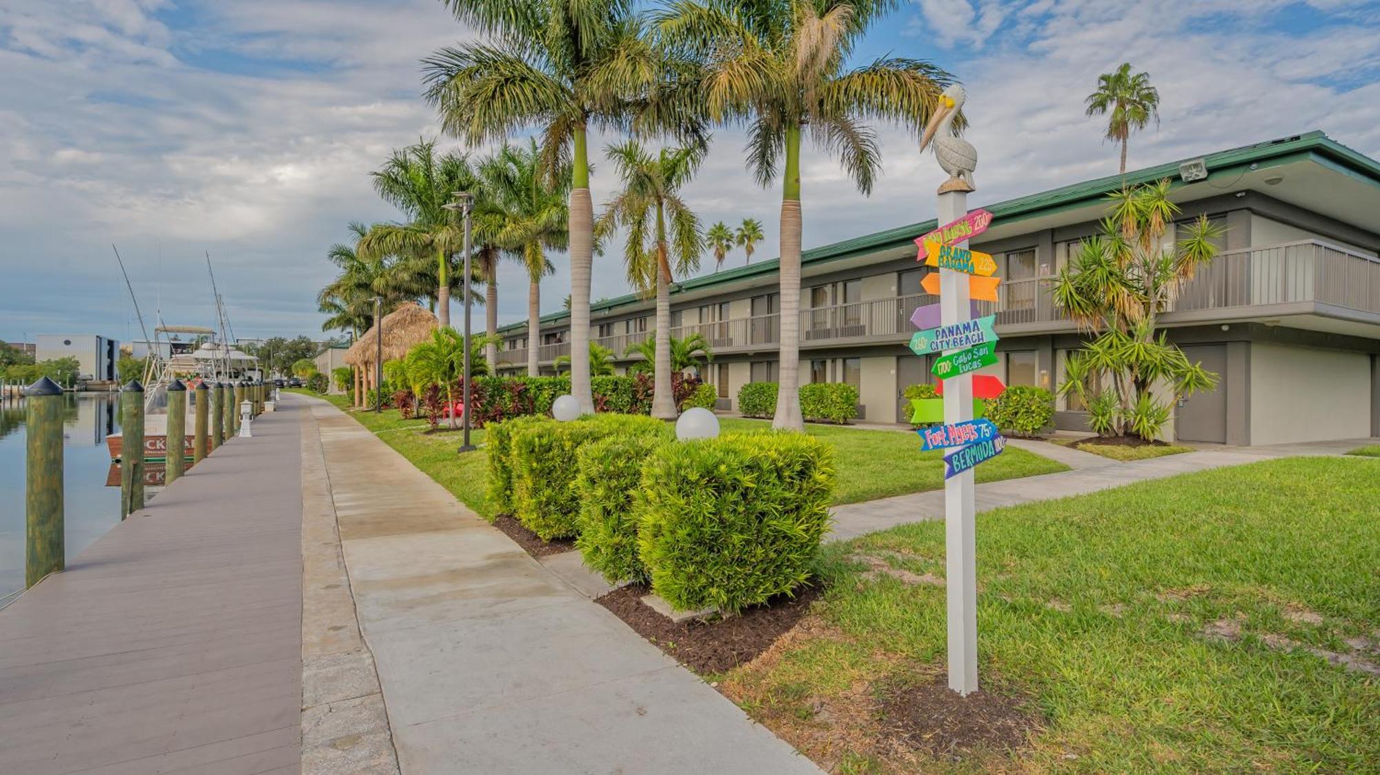 All-New Waterfront With Balcony,Pool,Tiki Bar,Gym Sarasota megye Kültér fotó