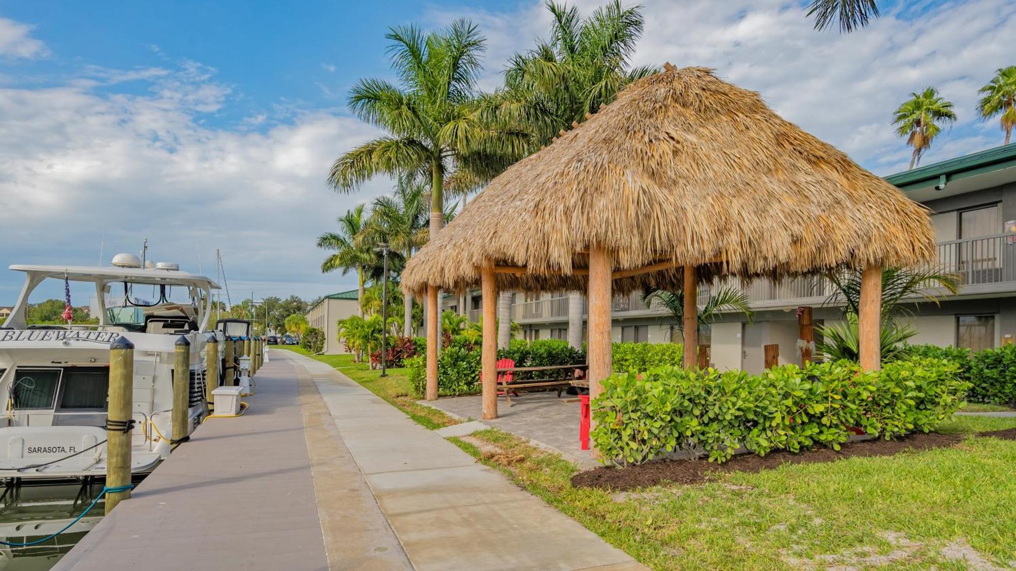 All-New Waterfront With Balcony,Pool,Tiki Bar,Gym Sarasota megye Kültér fotó