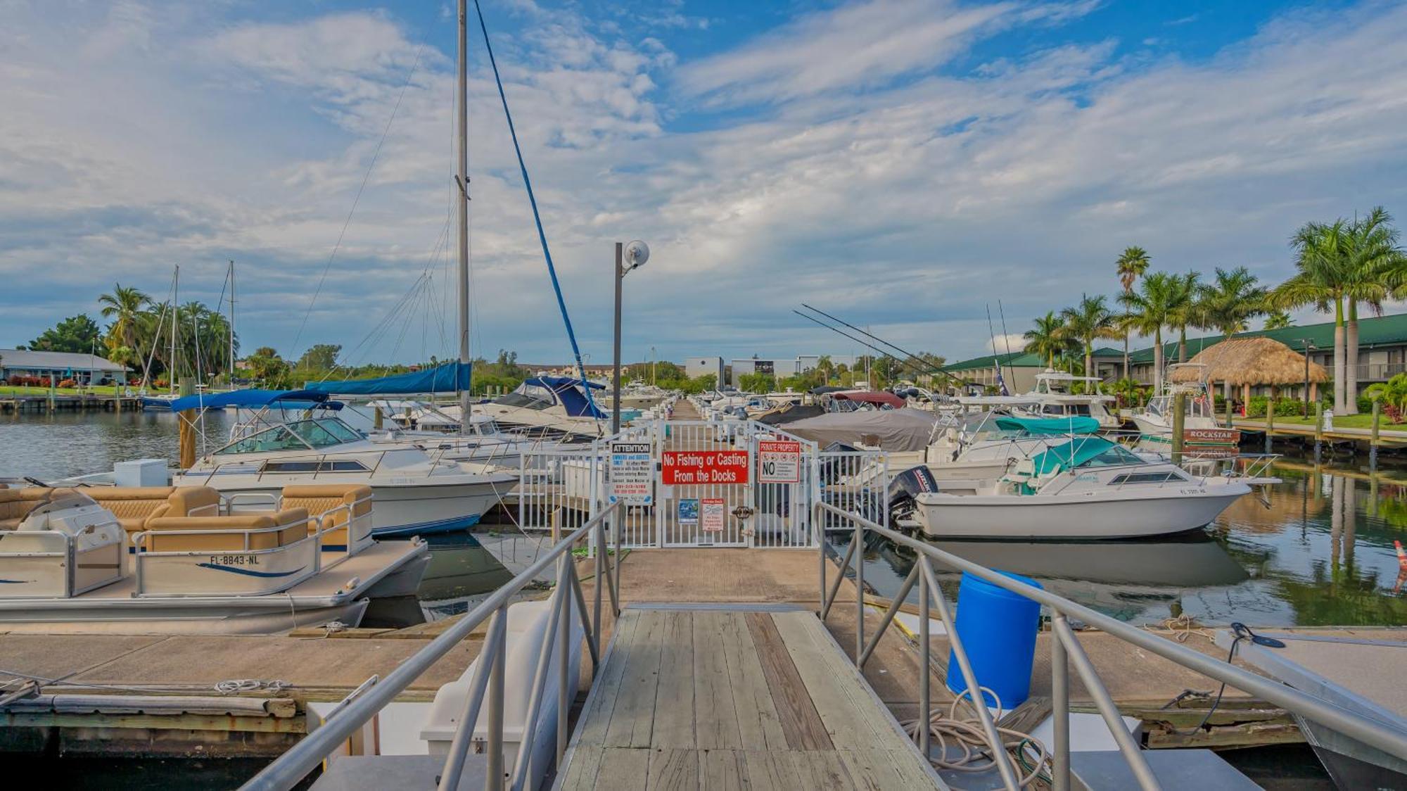 All-New Waterfront With Balcony,Pool,Tiki Bar,Gym Sarasota megye Kültér fotó