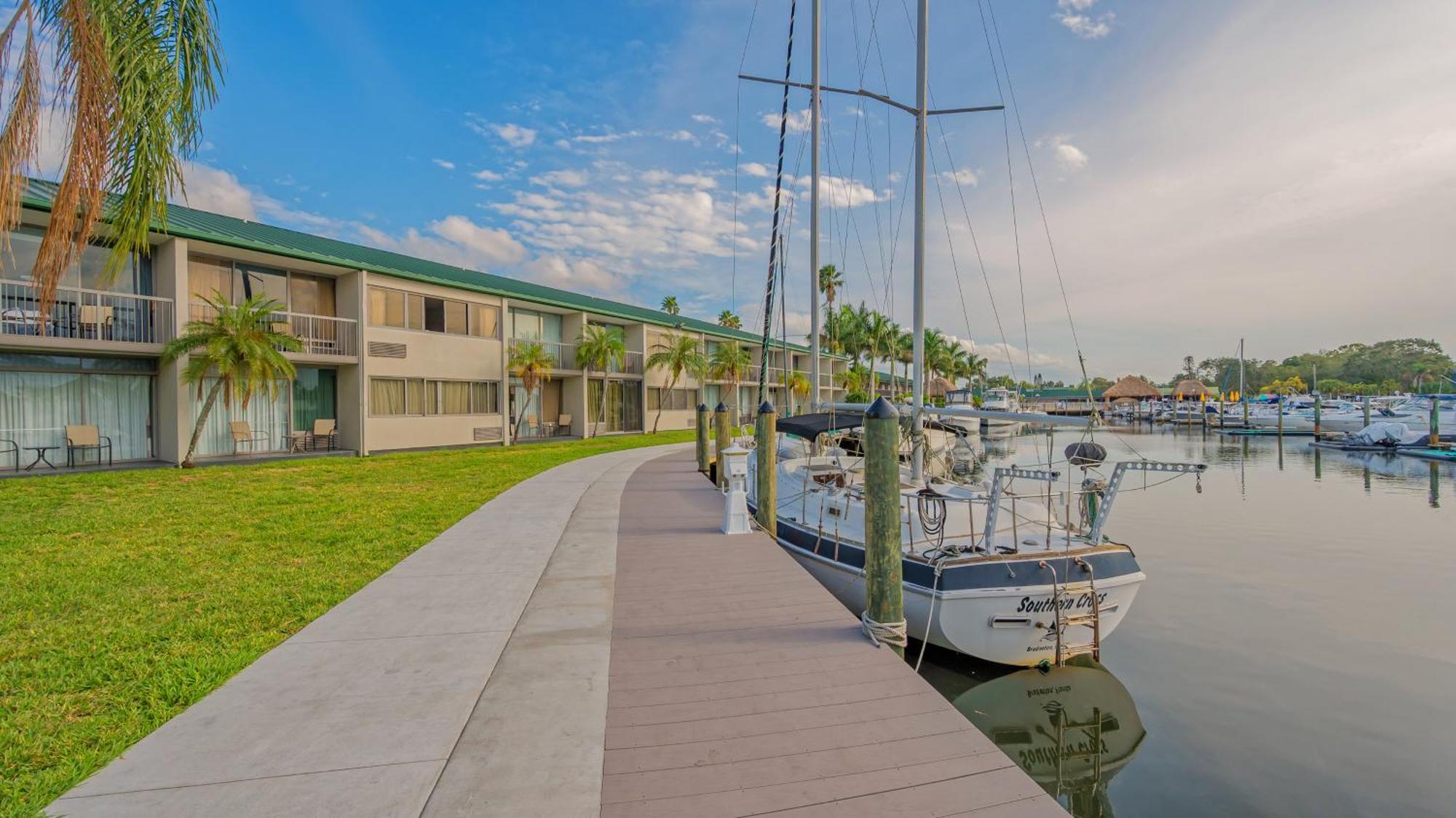 All-New Waterfront With Balcony,Pool,Tiki Bar,Gym Sarasota megye Kültér fotó