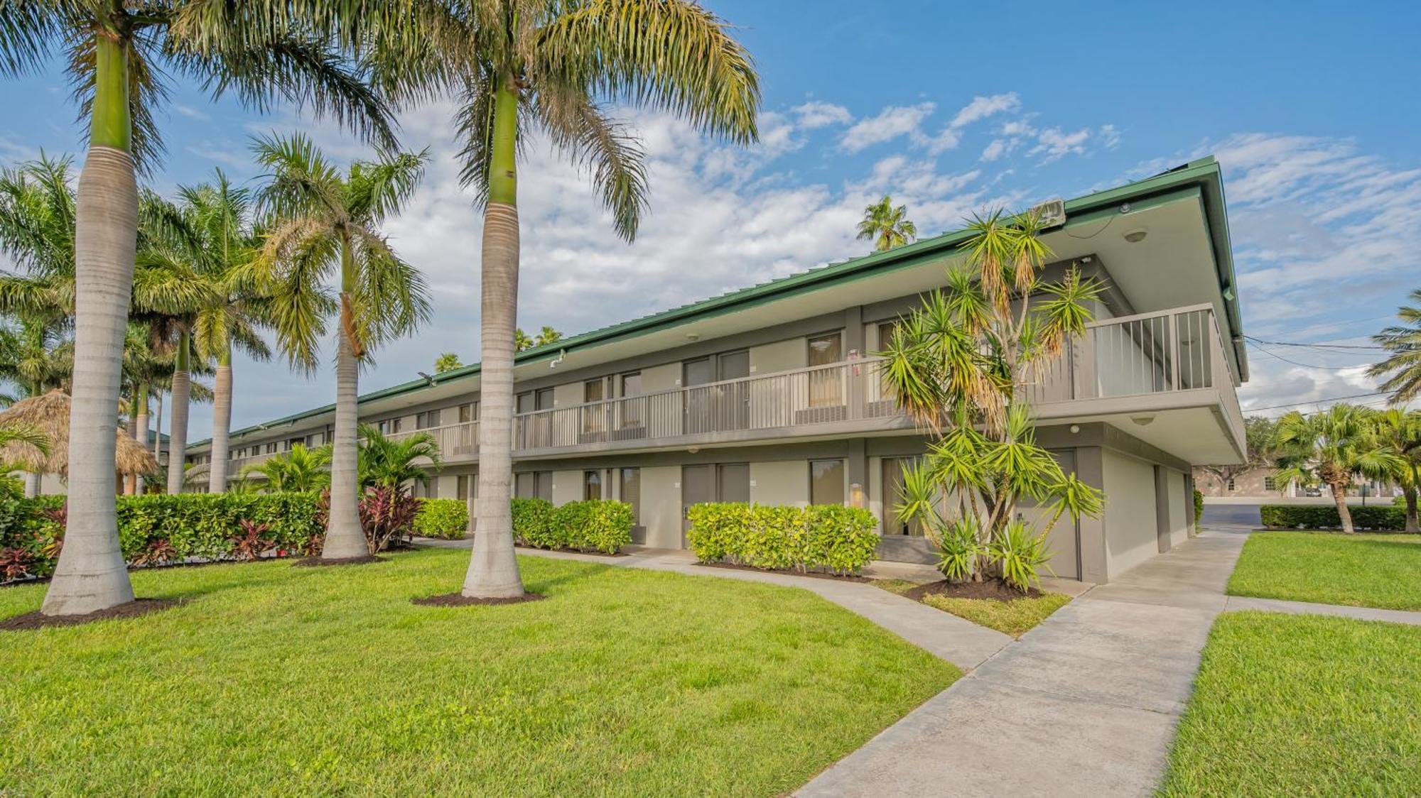 All-New Waterfront With Balcony,Pool,Tiki Bar,Gym Sarasota megye Kültér fotó