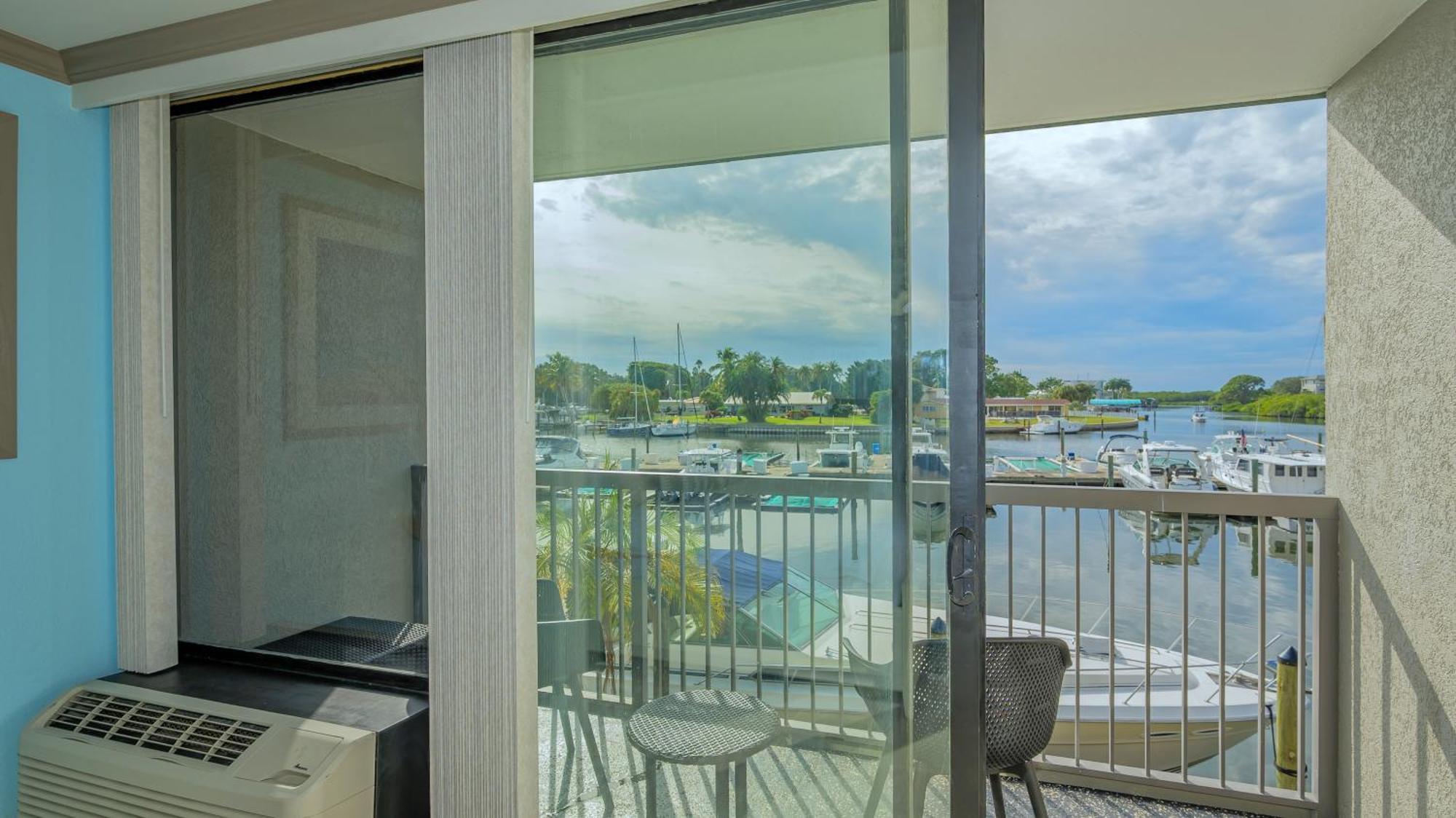All-New Waterfront With Balcony,Pool,Tiki Bar,Gym Sarasota megye Kültér fotó