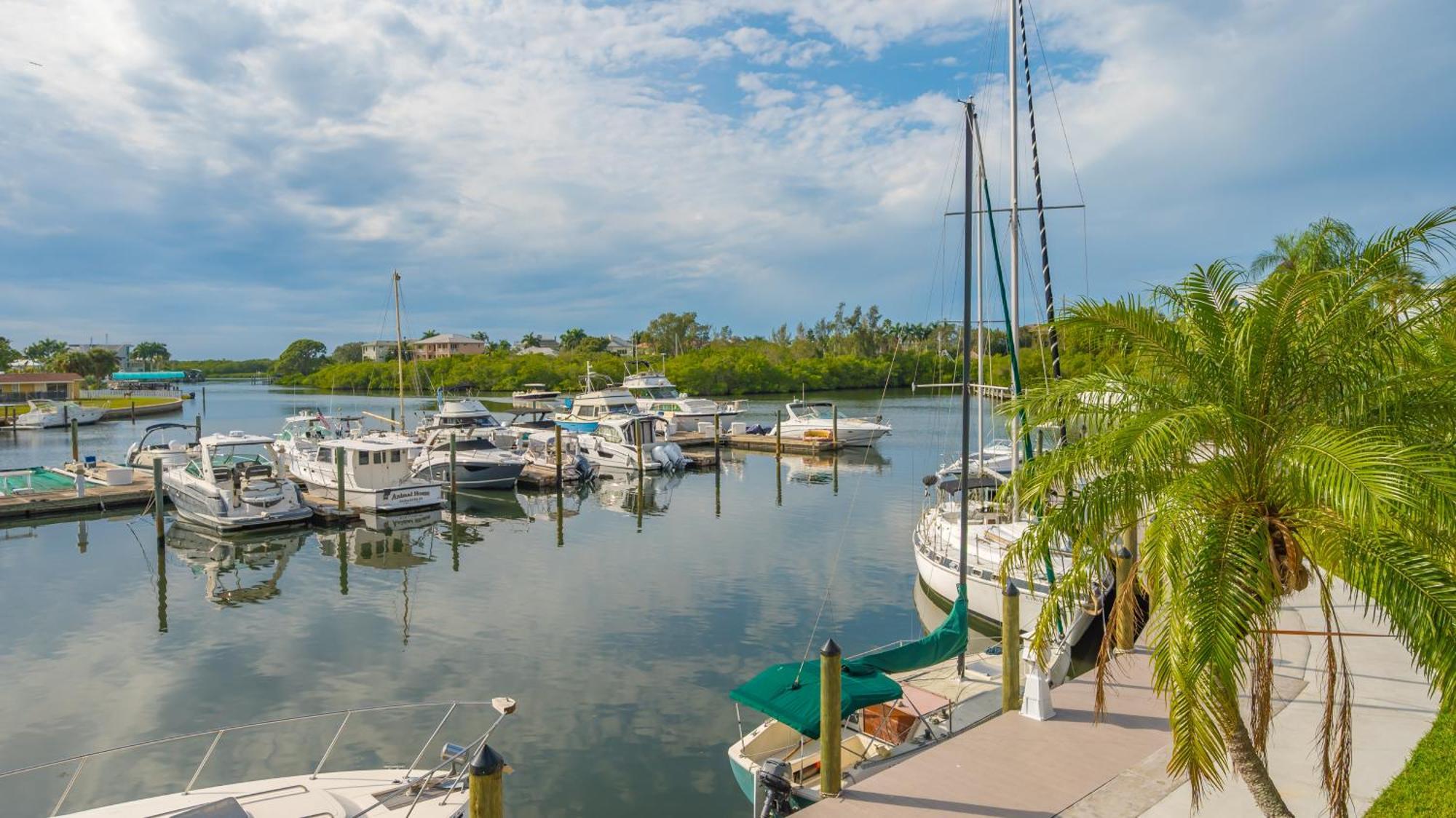 All-New Waterfront With Balcony,Pool,Tiki Bar,Gym Sarasota megye Kültér fotó