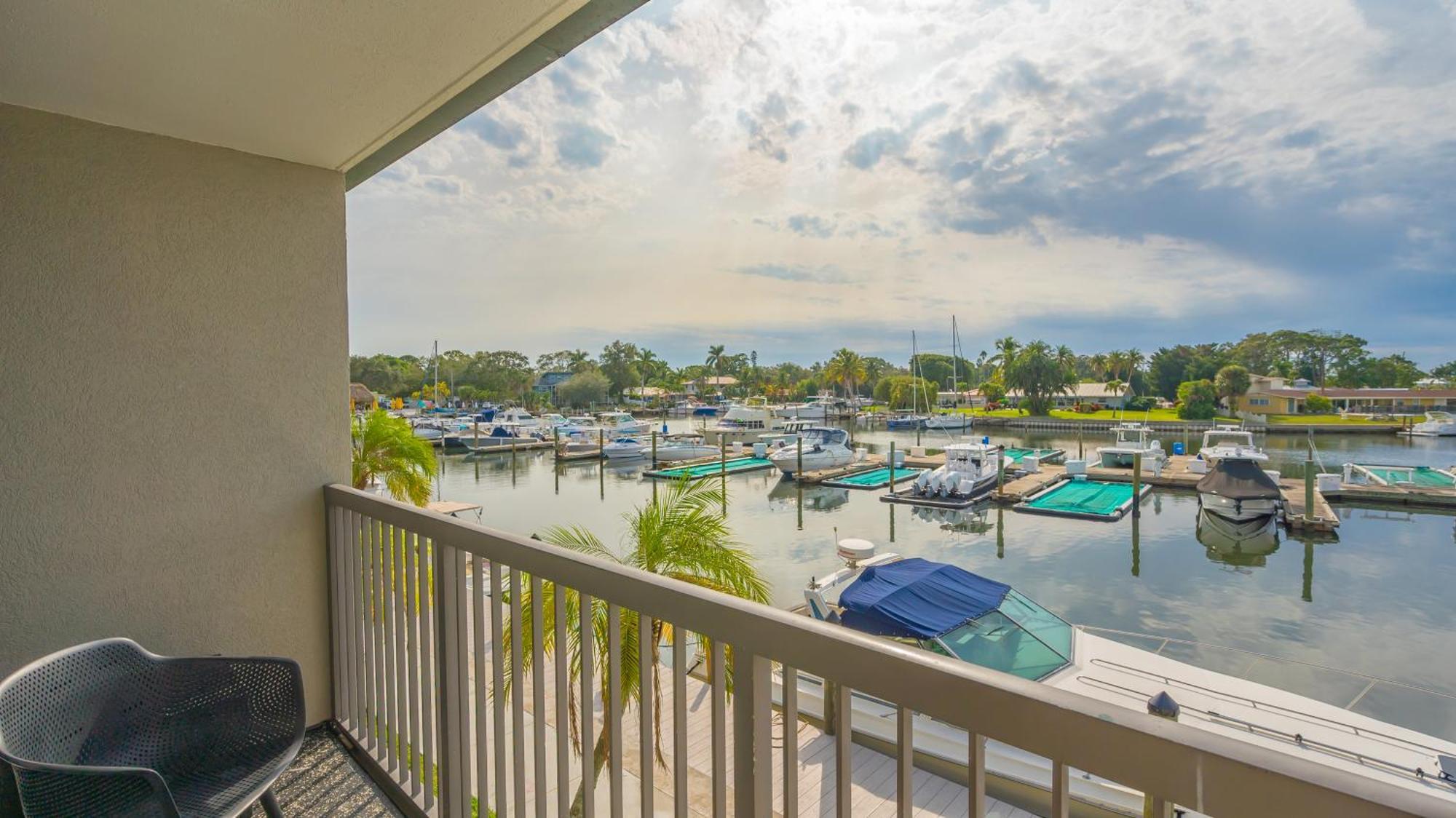 All-New Waterfront With Balcony,Pool,Tiki Bar,Gym Sarasota megye Kültér fotó