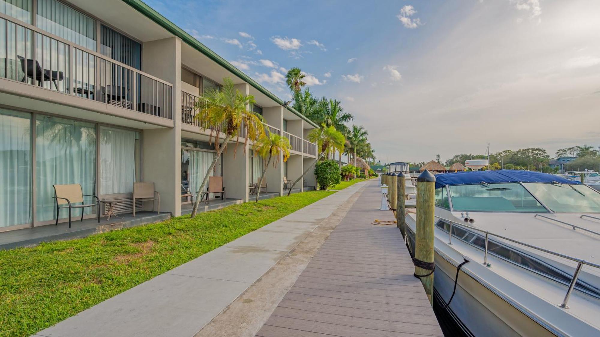All-New Waterfront With Balcony,Pool,Tiki Bar,Gym Sarasota megye Kültér fotó